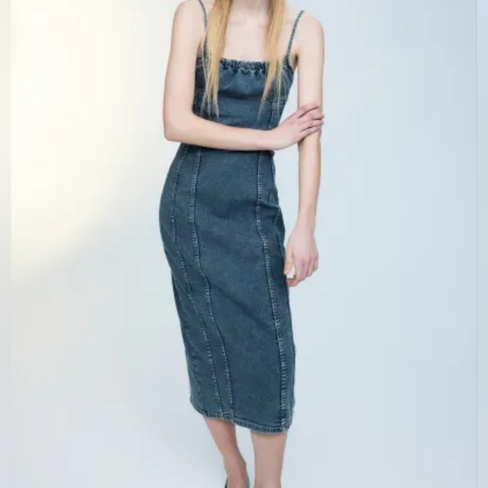 H&M Denim bodycon dress denim blue BNWT.